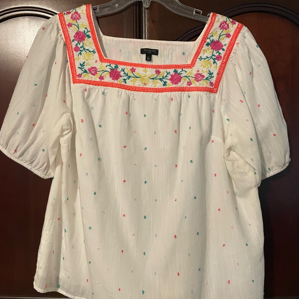 Talbots White Floral Embroidered Blouse